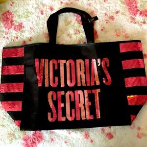 NWT VS sequined tote/bag with handles.